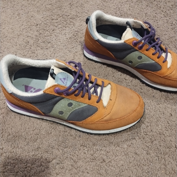 Shoes - Picture 7 of 9